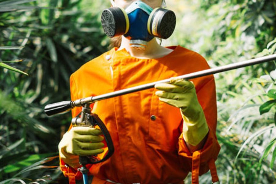 5 EPIs esenciales para la protección ante el uso de productos fitosanitarios en la jardinería