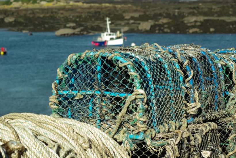 Los riesgos de los pescadores habitán en el mar