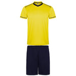 Conjunto deportivo de camiseta y pantalón