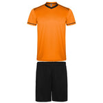 Conjunto deportivo de camiseta y pantalón