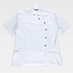 Casaca entallada de manga corta con cuello mao