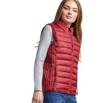 Colete feminino leve acolchoado com toque de penas