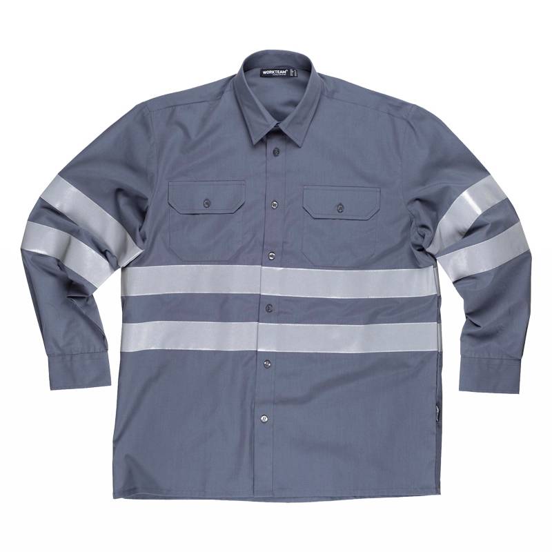 Camisa manga larga con 2 bolsos de pecho y cintas reflectantes