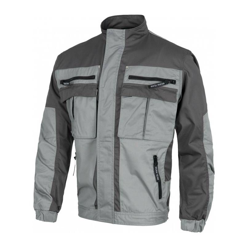 Cazadora con cierre de cremallera de nylon oculta con solapa y velcro. Cuello alto.