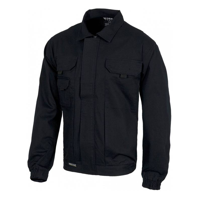 Cazadora Línea 4 con cierre de cremallera de nylon oculta por solapa postiza con velcro.