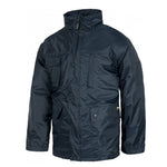 Parka básica acolchada e impermeable, capucha. 100% poliéster.