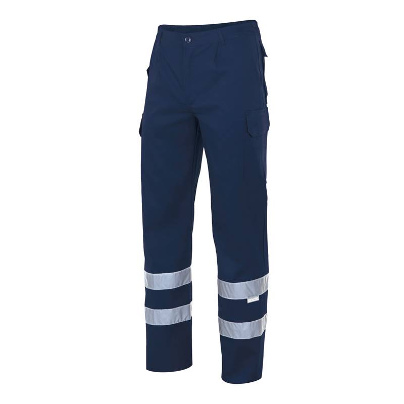 Pantalón multibolsillos con dos cintas de alta visibilidad en los bajos. Con pinzas y elástico en cintura