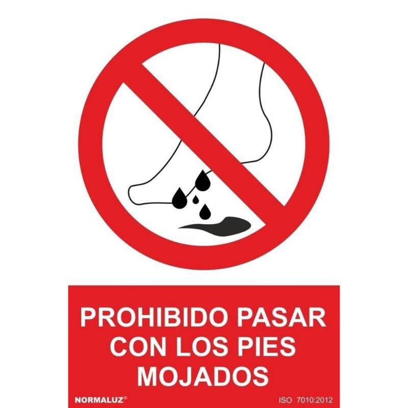 SEÑAL PROHIBIDO PIES MOJADOS PVC