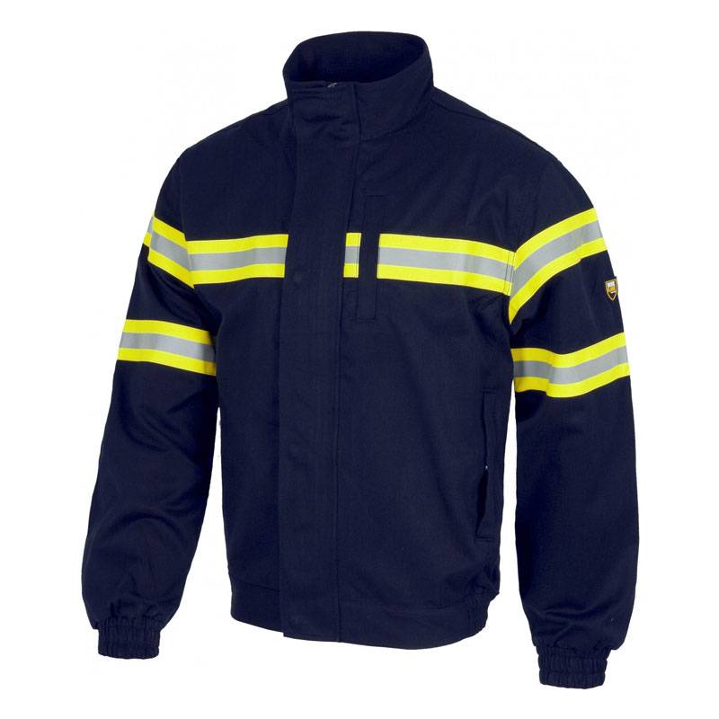 Cazadora ignífuga y antiestática con cinta reflectante en pecho y espalda