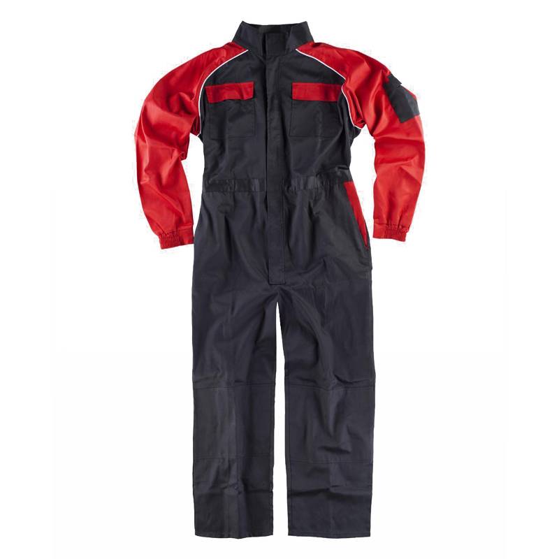 Buzo recto con cuello de tira, mangas y detalles bicolores.