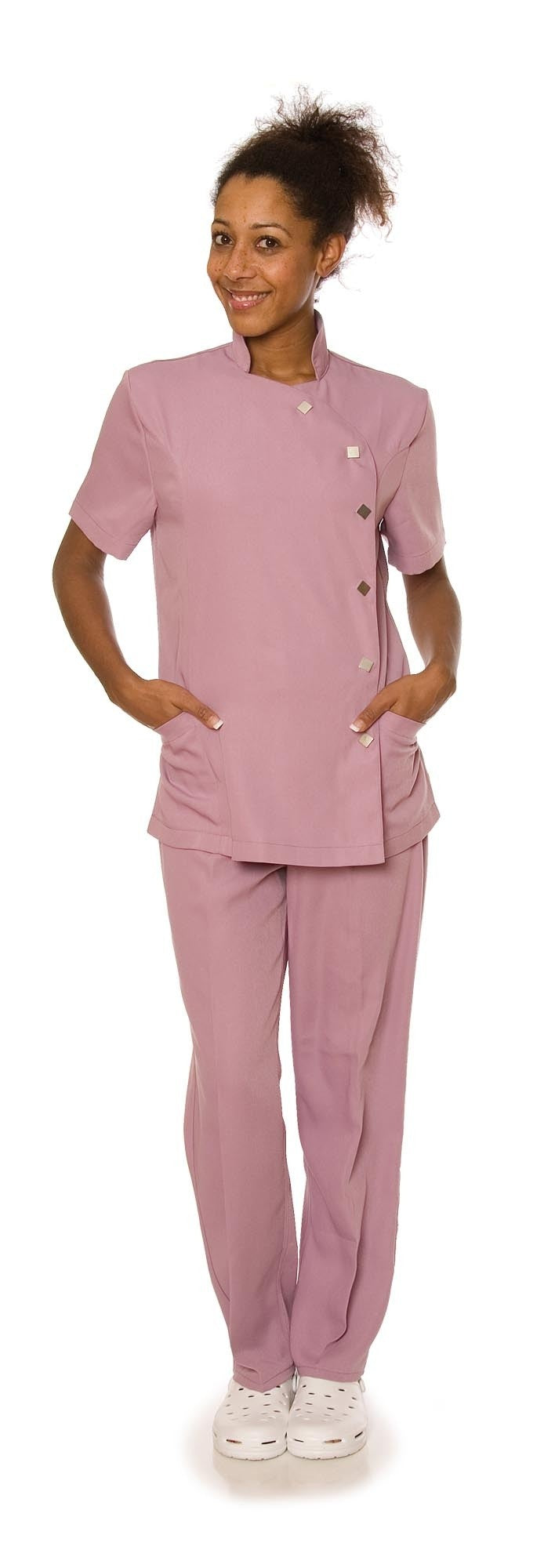 Casaca entallada de manga corta con cuello mao 