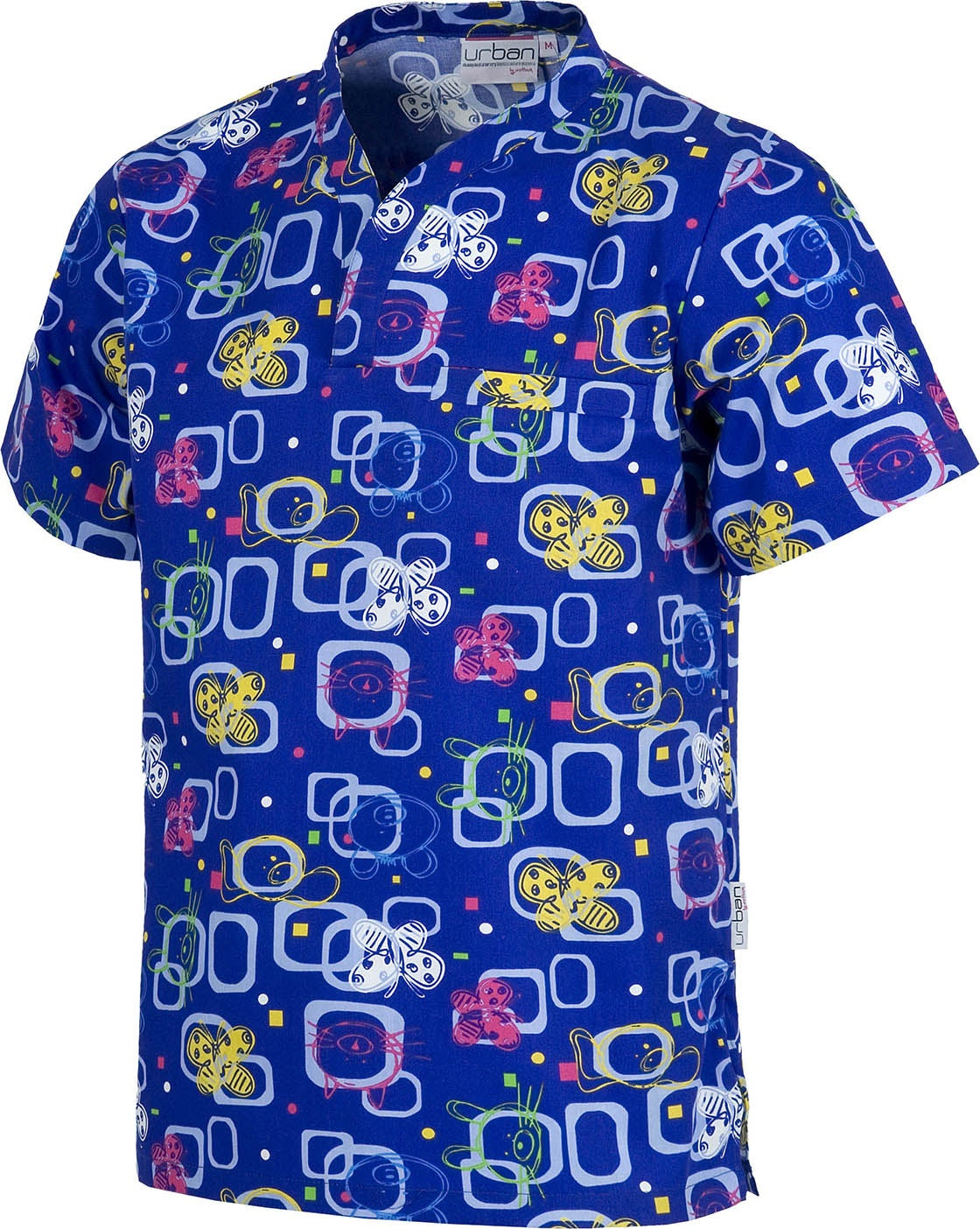 Casaca de manga corta y cuello de pico con un bolso de pecho