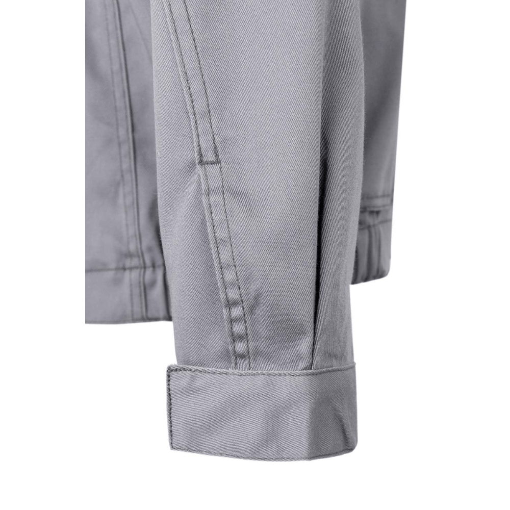 Casaco elástico com vários bolsos